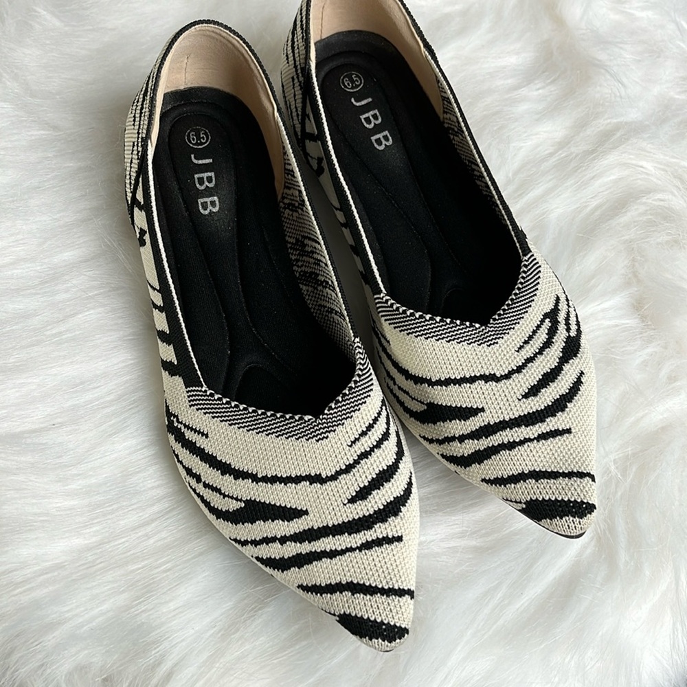 Zebra print flats size 6.5